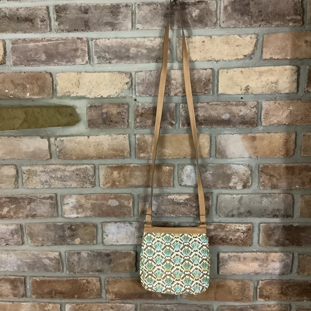 RELIC Seashell Print Crossbody Bag - Picture 3 of 9